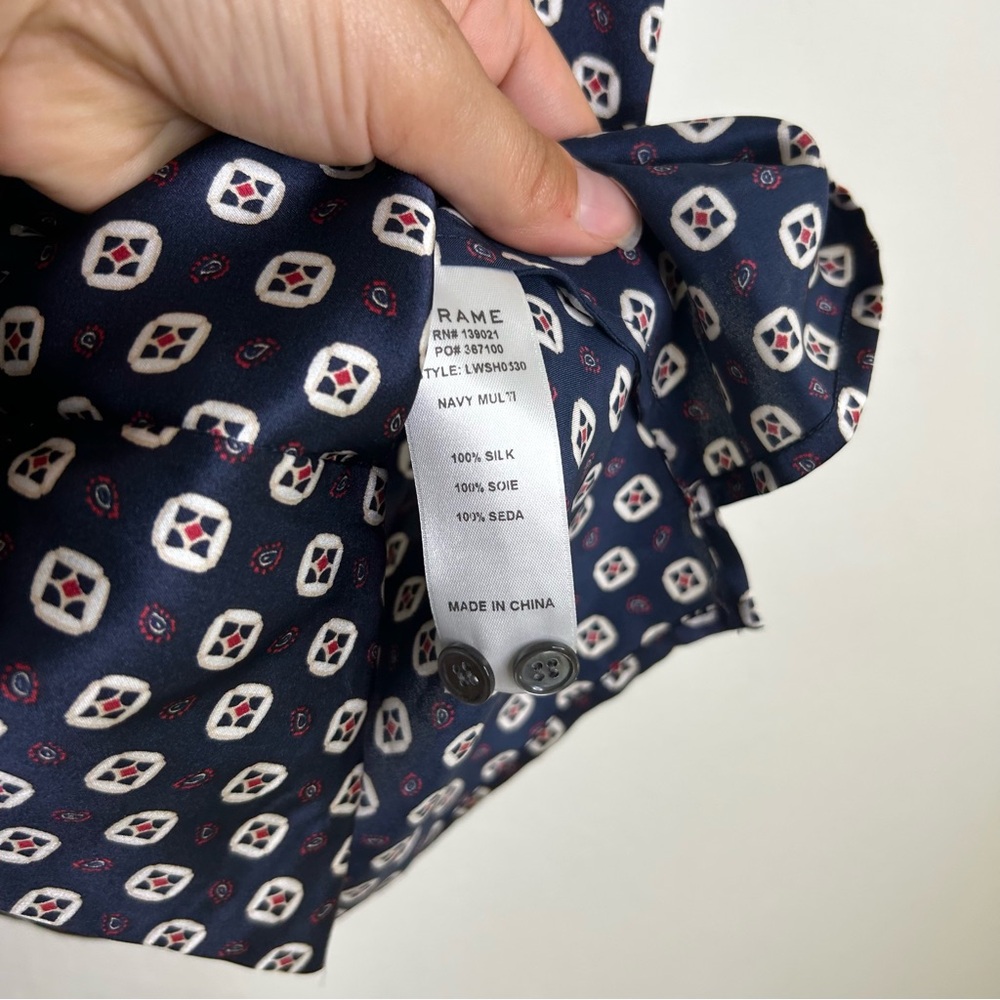 FRAME 100% Silk Navy Button Down Lightweight Tank Top Blouse Size Small - Picture 11 of 11